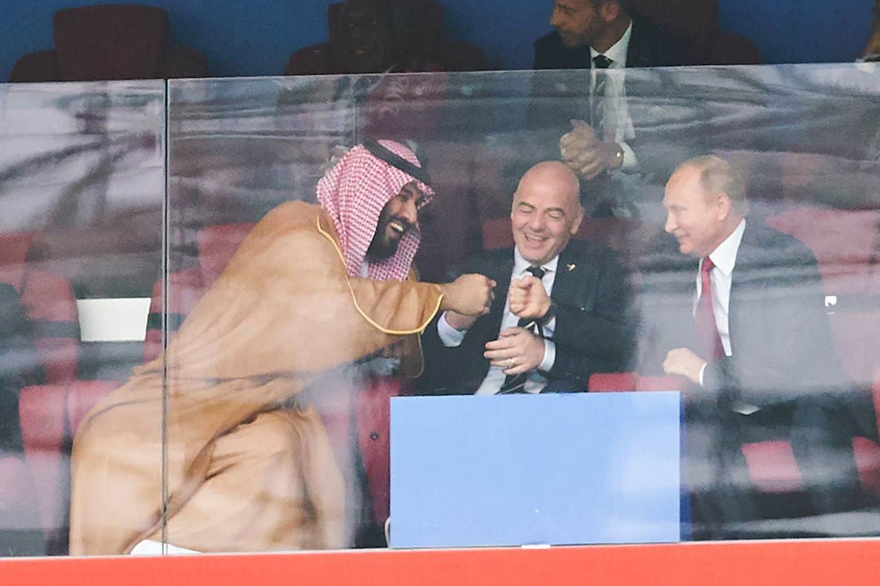 Rock, paper, scissors: Gianni Infantino (middle) with the Saudi crown prince Muhammad bin Salman and Wladimir Putin at the World Cup Final 2018 in Moscow.